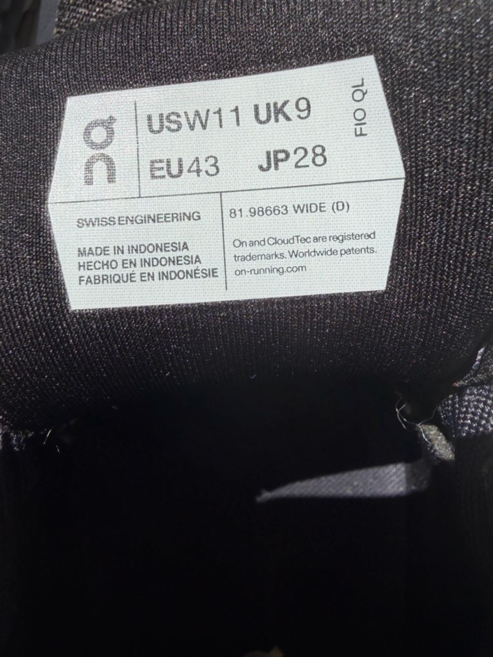 On Cloudflyer 4 Women’s Black/White 11W - Picture 12 of 16